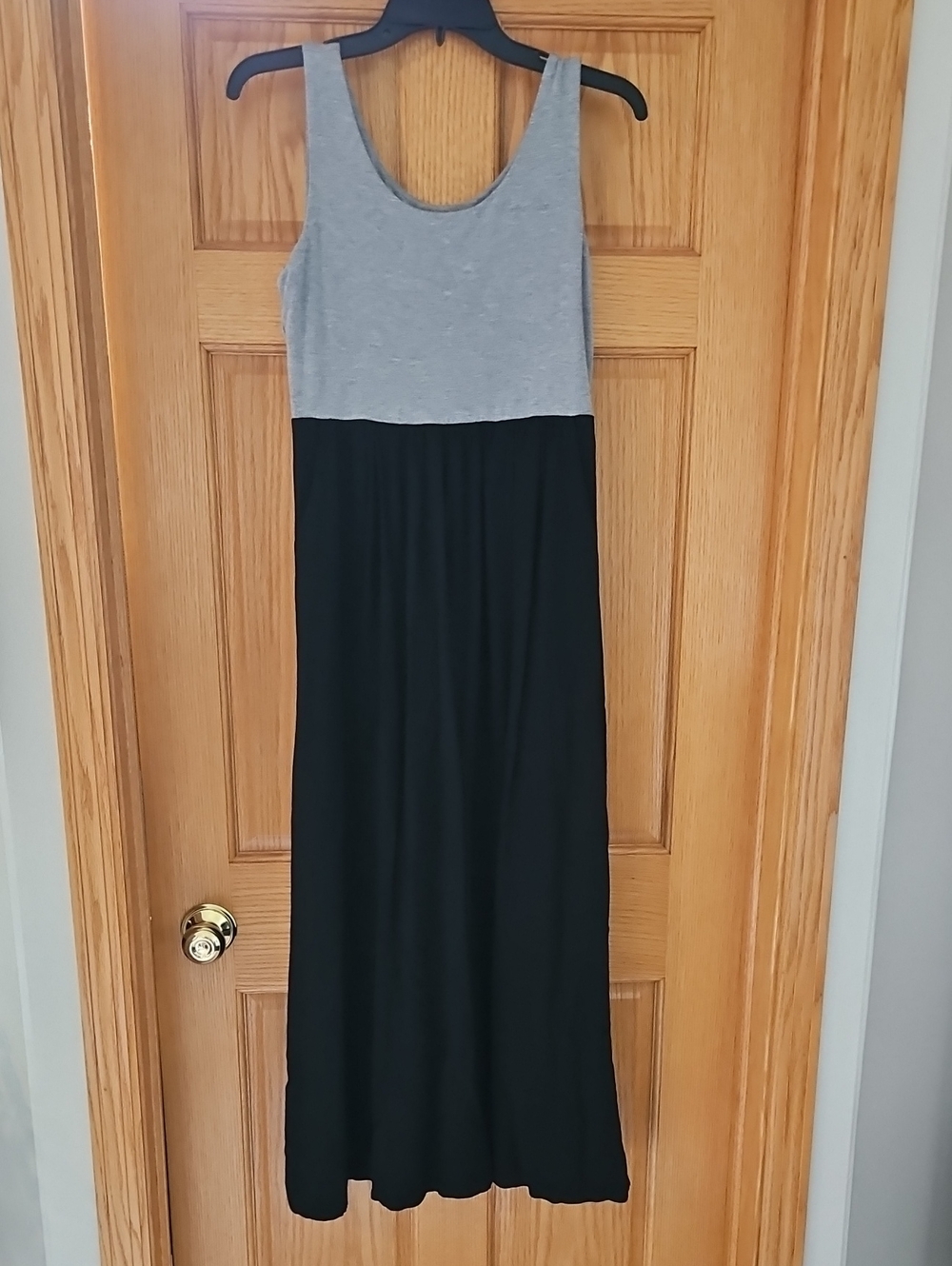 Paraphrase Two-Tone Sleeveless Maxi Dress in Gray and Black